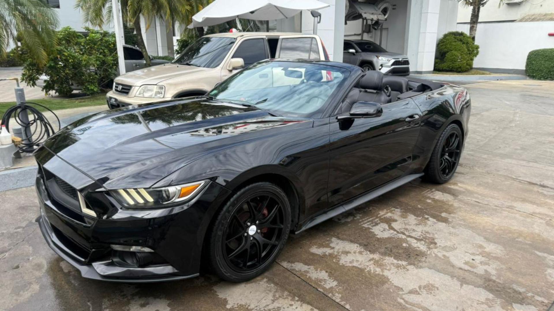Chevrolet Camaro - Negro - Convertible