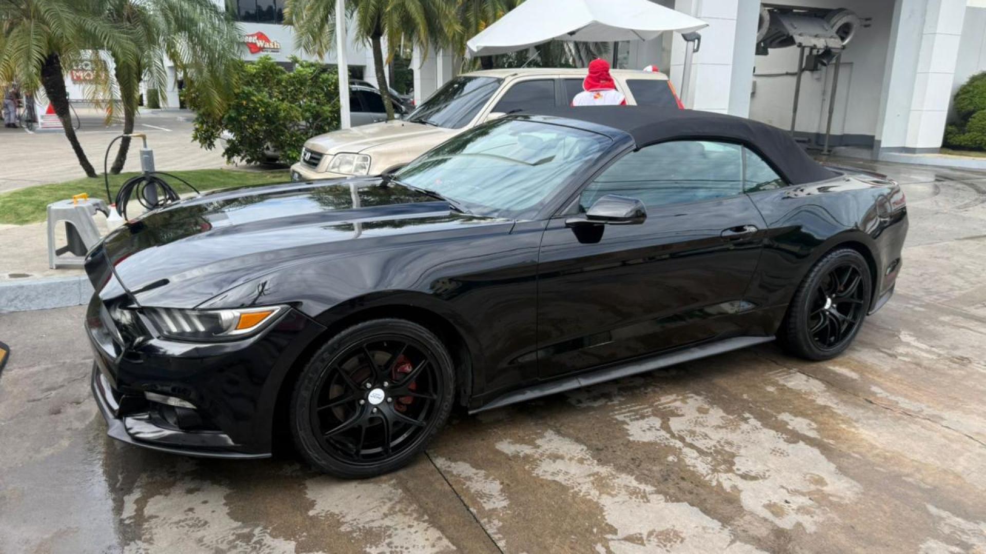 Chevrolet Camaro - Negro - Convertible
