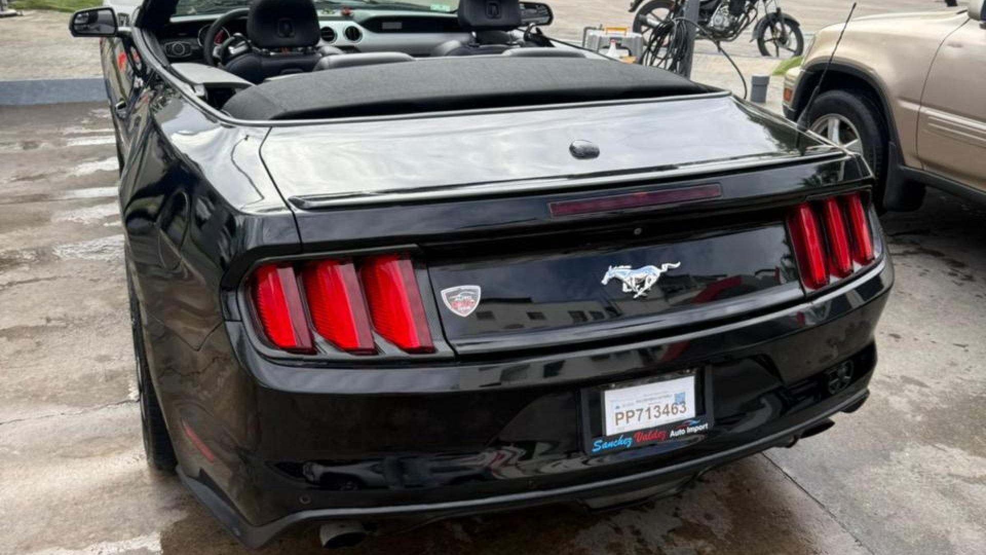 Chevrolet Camaro - Negro - Convertible